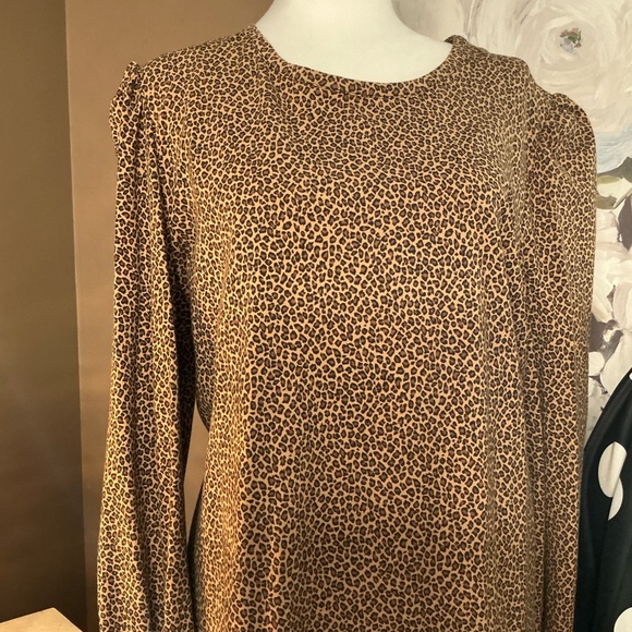 Leopard Print Top - Picture 2 of 4